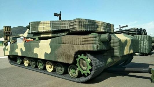 喀什充气坦克战车